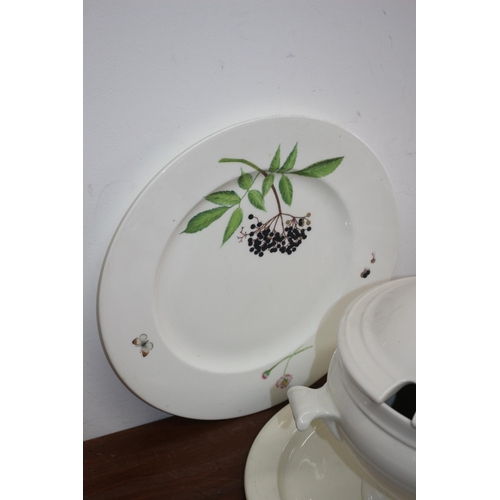 39 - Very Nice Villeroy & Boch Wildberries Bone China Platter plus a Royal Boch Large Serving Turine with... 