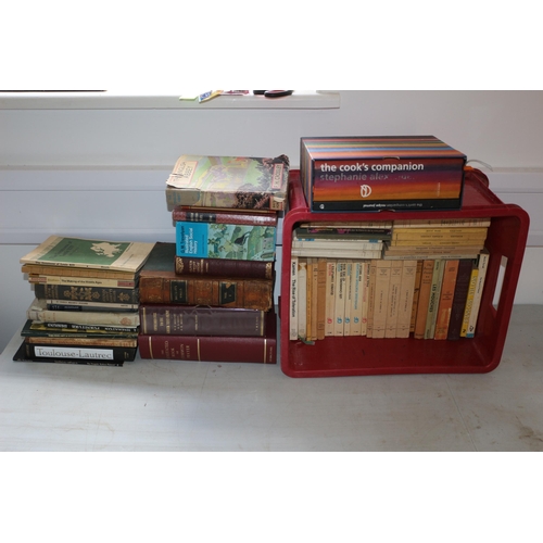 75 - Good Selection of Mixed Genre Books and Mixed Age with a Quantity in French Language