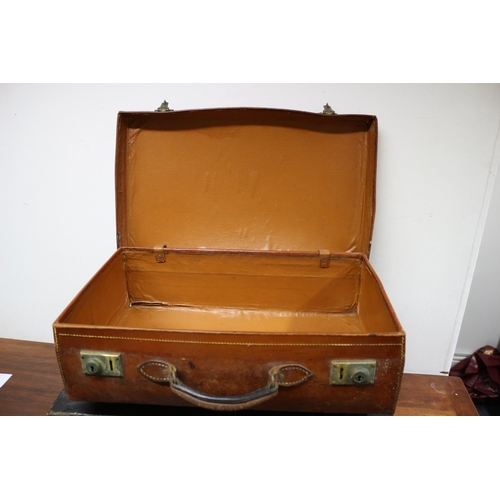 97 - Pair of Vintage Cases with Working Clasps