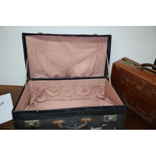 97 - Pair of Vintage Cases with Working Clasps