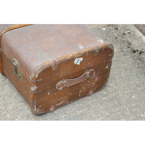 122 - Vintage Luggage Case with Wood Banding and Brass Clasps