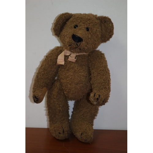 137 - Old Teddy Bear - Has a Stud in the Ear and Glass Eyes - 30cm