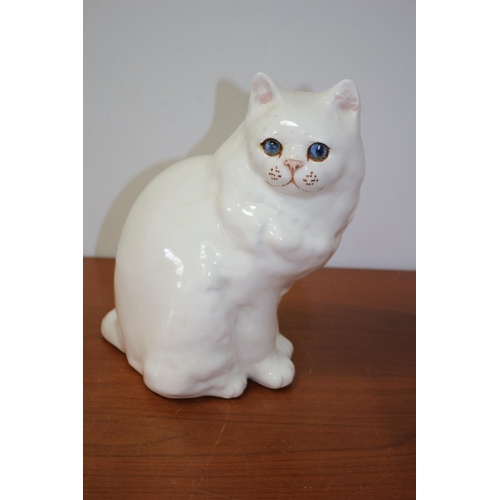 185 - Very Nice Winstanley Persian Cat - White with Blue Glass Eyes - Size 6 - Signed and Stamped