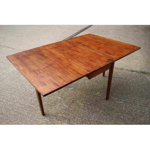 24 - Georgian Drop Leaf Table 
106 x 161 cm