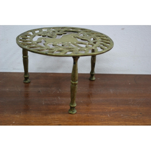 48 - Brass Horse Design Trivet 
15.5cm