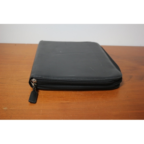 9 - Pen Display Folder Case 
Wear on zips