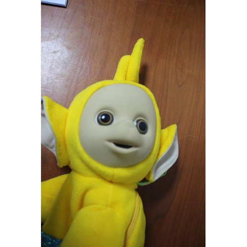 11 - Rare - Golden Bear Product Teletubbies 'Laa Laa' Hug Backpack with Original Label, 53cm