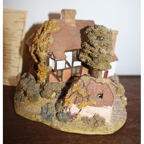 106 - Lilliput Lane 'Wealden House' 15cm wide