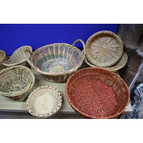 132 - Bundle of wicker baskets