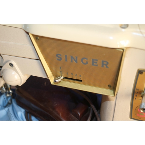 148 - Vintage Singer Sewing Machine (317) & Case