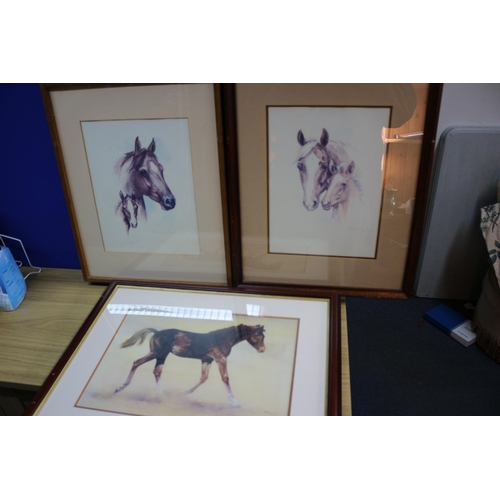 191 - 3 Horse Prints & 2 Paul Whitney Hunter , Largest is 61 x 50