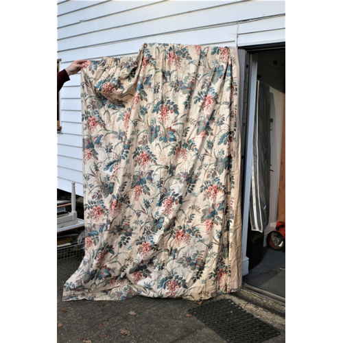 205 - Coalfax & Fowler Large Top Quality Lined Curtain - Great for Keeping Out Drafts.