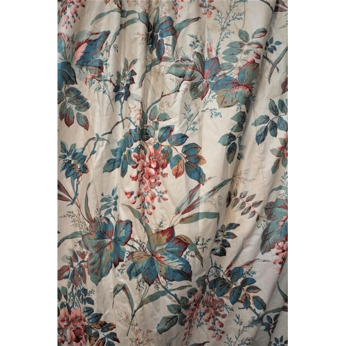 205 - Coalfax & Fowler Large Top Quality Lined Curtain - Great for Keeping Out Drafts.