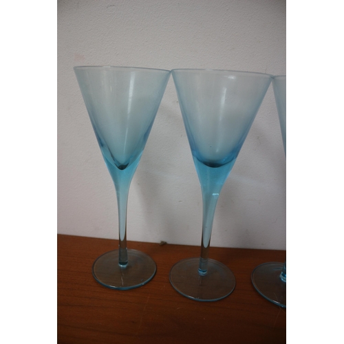 22 - Set of 4 Glass Flutes