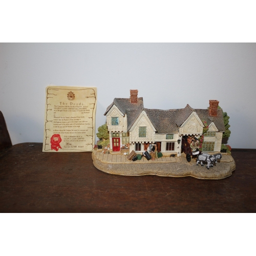 83 - Lilliput Lane 'The Old Sun Inn' 22cm