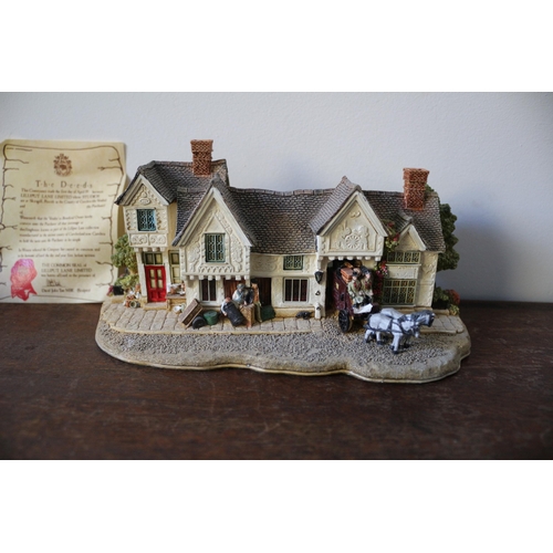 83 - Lilliput Lane 'The Old Sun Inn' 22cm