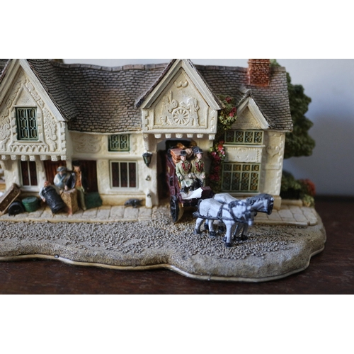 83 - Lilliput Lane 'The Old Sun Inn' 22cm