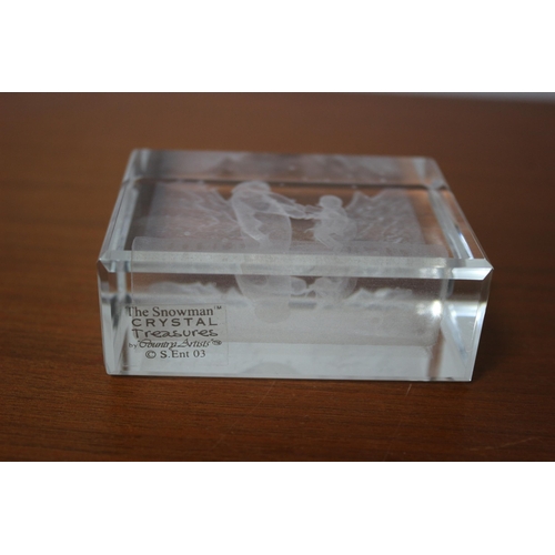 234 - Snowman Crystal Cube - The Snowman Crystal Treasures Country Artists S. Ent. 03
8cm Wide x 6cm Tall