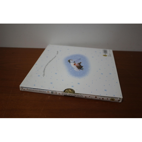 237 - The Snowman Book and CD - New