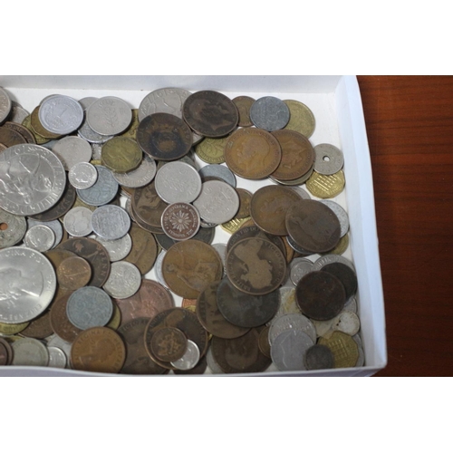 19 - Tray of Mixed Coins