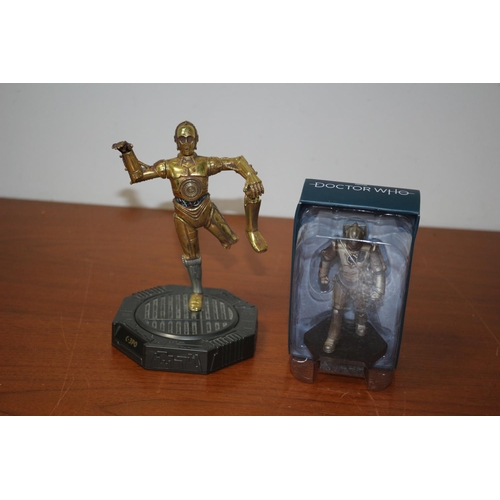 21 - Doctor Who & Starwars C3PO Figures