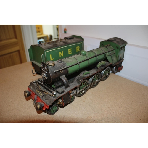 46 - Aged Tin Metal Plate Model Train, Total Length 66cm