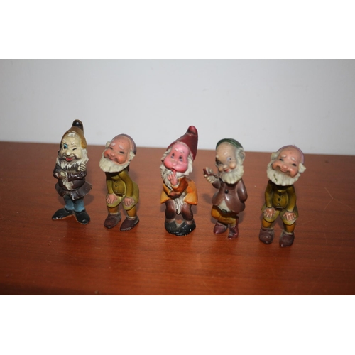 8 - 5x Snow White Dwarves, Vintage, 2 are the same