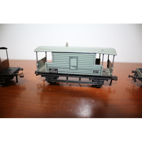 94 - Tin Plate Hornby Vintage Railway Carriages