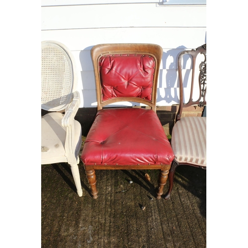 211 - 3x Wooden chairs