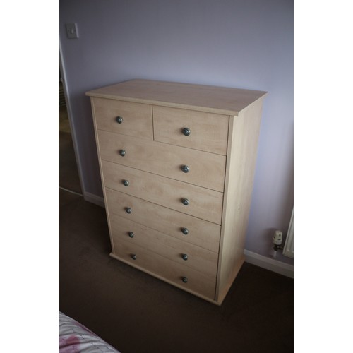 267 - Wood Effect Chest of Drawers 
5 + 2 
74 wide x 40 deep x 105 high