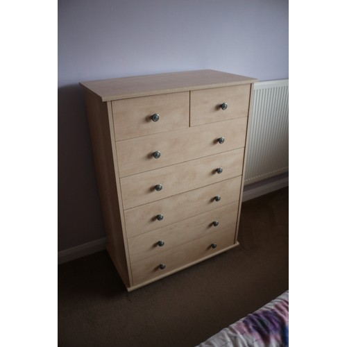 267 - Wood Effect Chest of Drawers 
5 + 2 
74 wide x 40 deep x 105 high