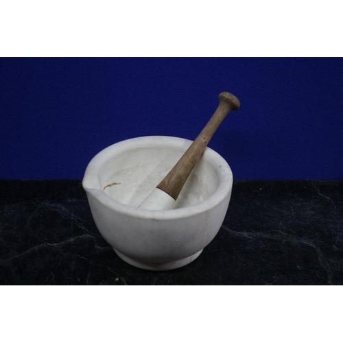 289 - A Vintage Heavy Pestle & Mortar