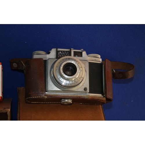 126 - Vintage Camera, Agfa & Agfacolor Dia Rahman, sealed x10