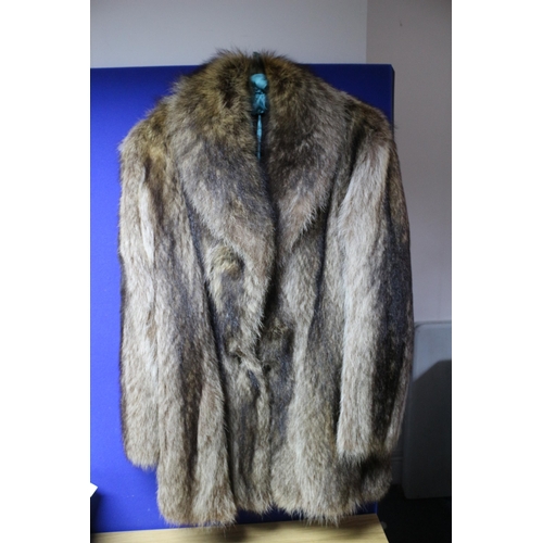 19 - Ladies Fox Fur Vintage Coat