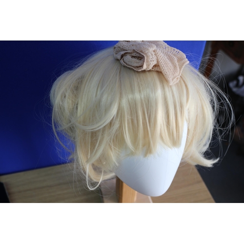 72 - Mannequin Head plus Wig