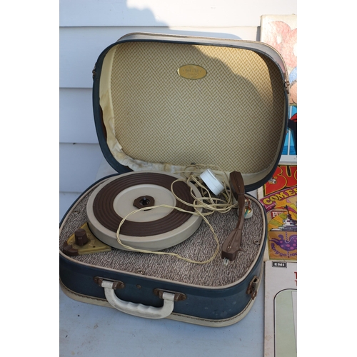 248 - Fedility Record Player & Vinyls including Popeye and Bugs Bunny Comes to London