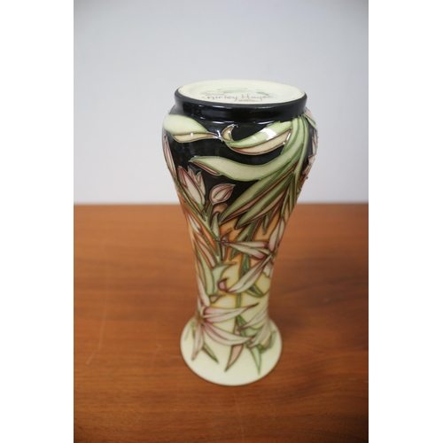 258 - Moorcroft Vase, Limited Edition 286/350, Signed by Shirley Hayes, 20cm Tall