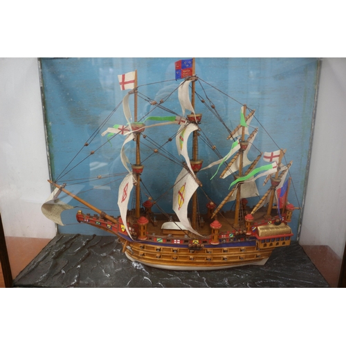 275 - 'The Great Harry 1546' Boat in Perspex box, 54 x 20 x 41 cm