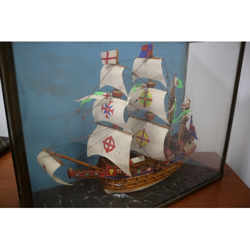 275 - 'The Great Harry 1546' Boat in Perspex box, 54 x 20 x 41 cm