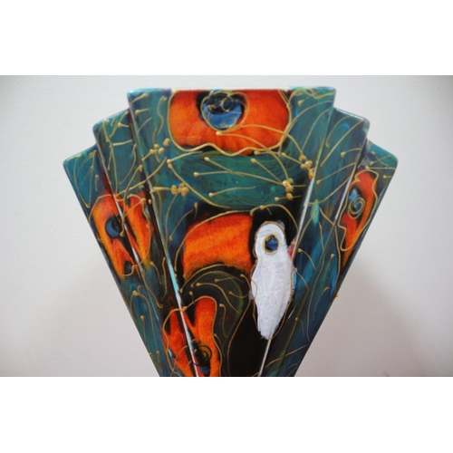 286 - Anita Harris Fan Vase with Toucan Design, 21.5 x 9 cm