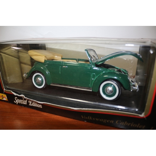 291 - Maisto Special Edition Volkswagen Carbiolet 1:18 Model Car