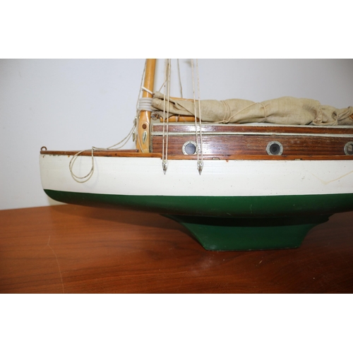 305 - Pond Yacht 50cm long x 60cm high