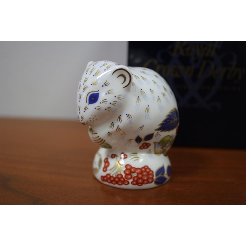 313 - Royal Crown Derby Doormouse, Gold Stopper, Paperweight