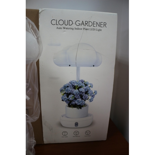 332 - Cloud Gardener, Auto Watering, LED Light Plant Pot (Foreign Plugs)