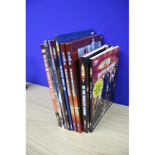 475 - Collection of Dr Who Annuals & Books