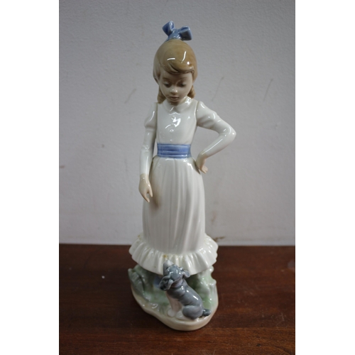 660 - Nao by Lladro Girl with Dog Figurine