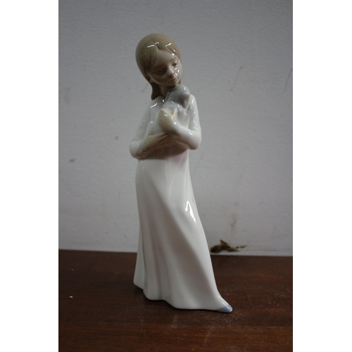 661 - Nao by Lladro Girl in Nightdress with Dog