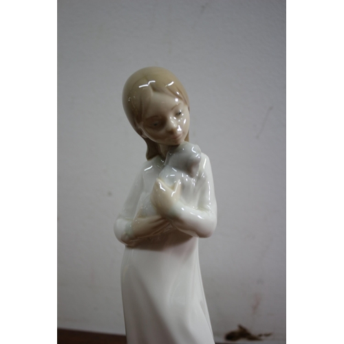 661 - Nao by Lladro Girl in Nightdress with Dog