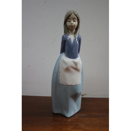 662 - Nao by Lladro Standing Girl Figurine