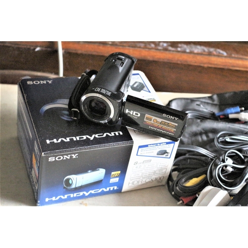 13 - Sony Handcam HDR-CX100